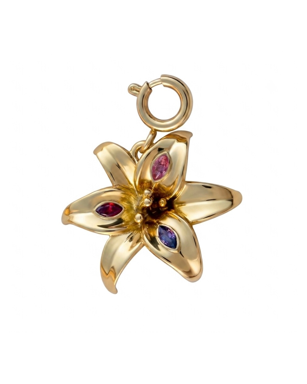 Gold BagBit -  Detailansicht eines goldenen Anhängers in Form einer Lilienblüte, verziert mit drei eingefassten, marquiseförmigen Schmucksteinen in Rot, Rosa und Violett.